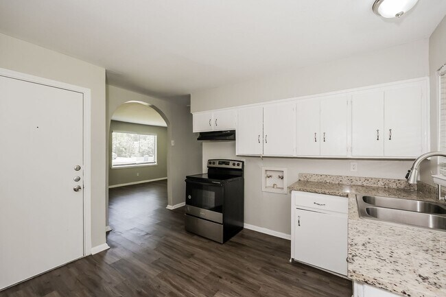 Building Photo - Coming Soon! 3 BR/1BA | Updated Single Family Home | 1-Car Garage | Shaded backyard!
