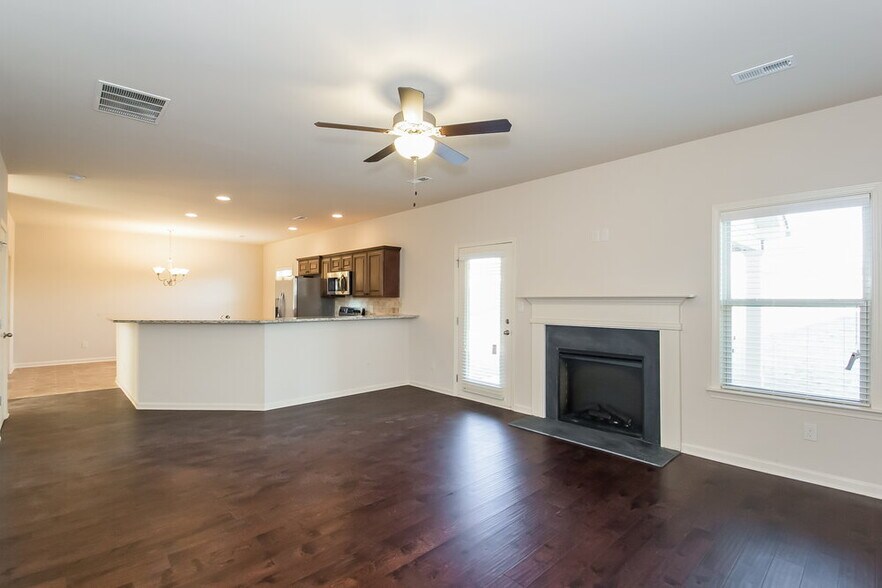 Building Photo - 3219 Puritan Way