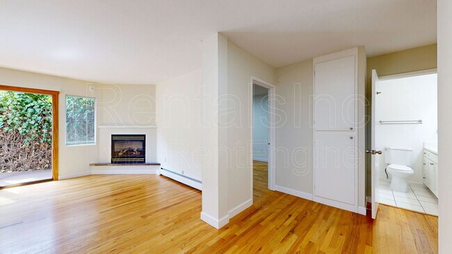 Building Photo - 740 Rhode Island St