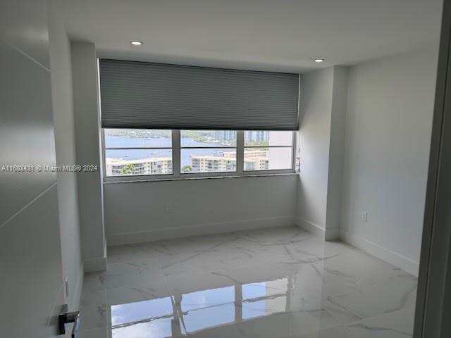 Building Photo - 18011 Biscayne Blvd