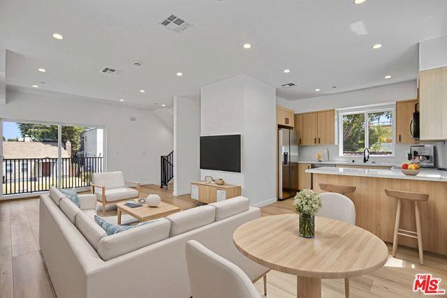 Building Photo - 10826 1/2 Hesby Street, Los Angeles, CA 91...