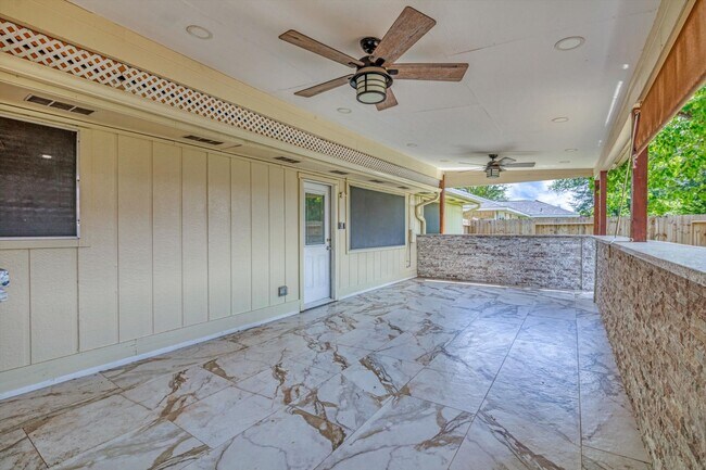 Building Photo - 7431 Ridgeberry Dr