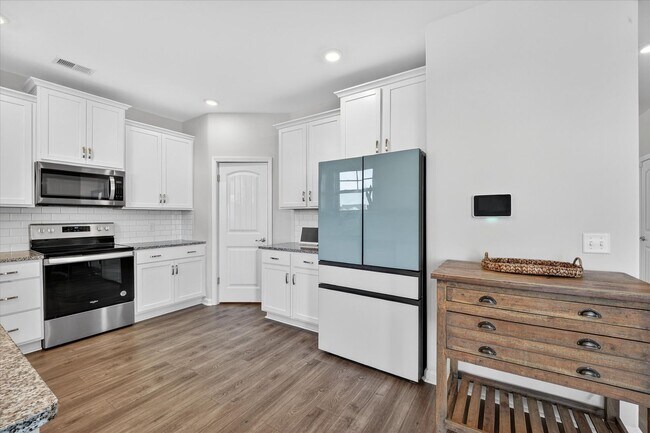 Building Photo - 113 Brookline Dr