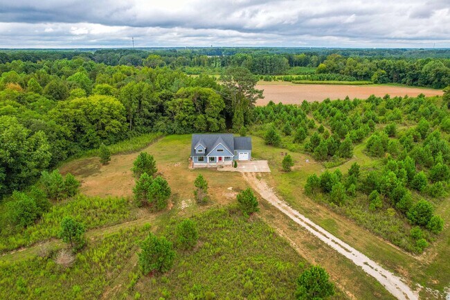 Building Photo - 3 Bedroom, 2 Bath Home on 6 Private Acres – $1,950/Month