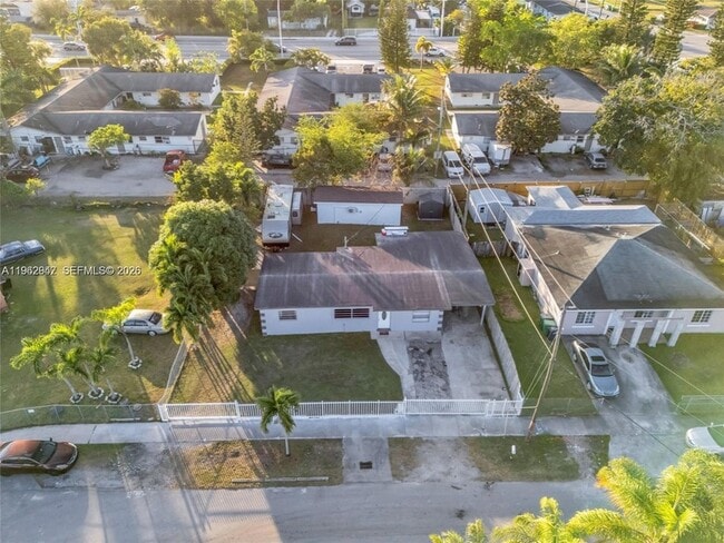 Building Photo - 26620 SW 136th Ave