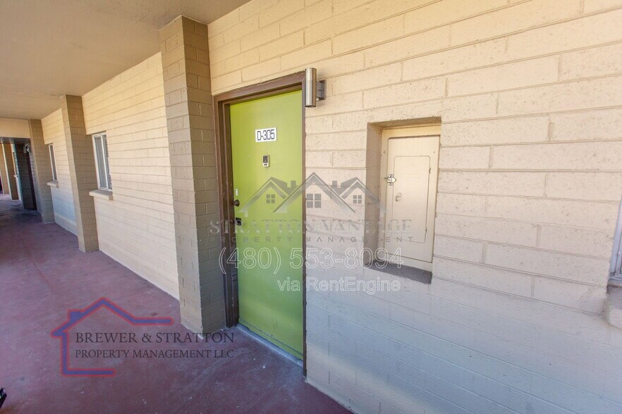 Building Photo - 351 E Thomas Rd