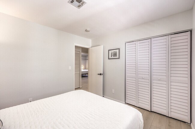 Building Photo - 9532 Sunken Reef Cir
