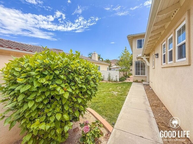 Building Photo - 4639 Vereda Mar Del Sol