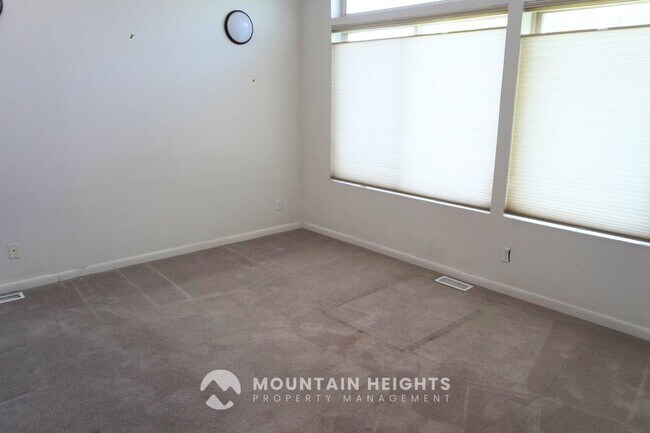 Building Photo - 2784 E Delsa Dr