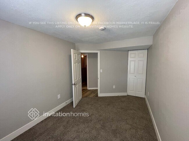 Building Photo - 4892 N Silverlace Dr