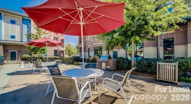 Building Photo - 16408 Holly Crest Ln