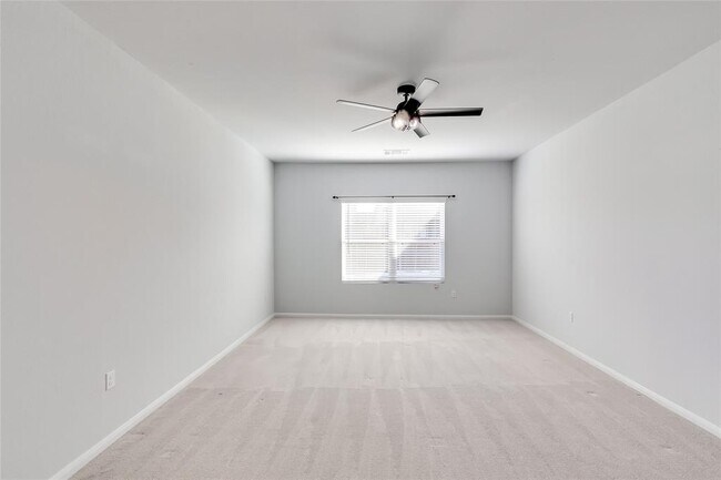 Building Photo - 6601 Avila Way