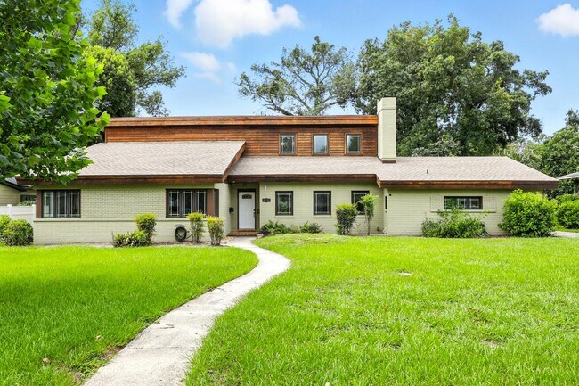 Primary Photo - 5432 Grove Ave