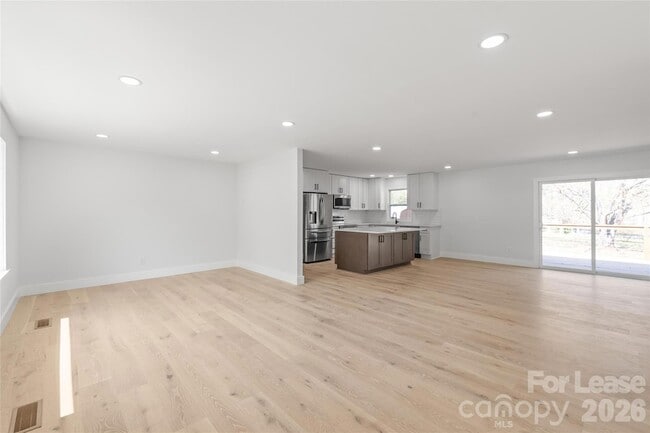 Building Photo - 1315 Vickie Ln