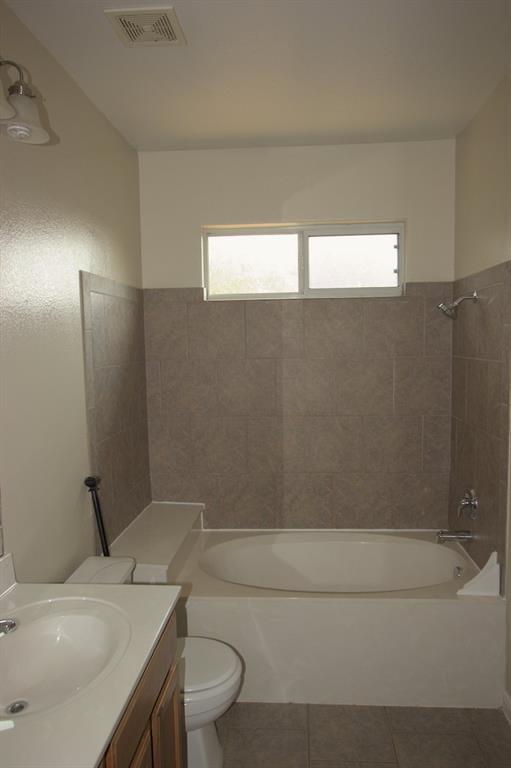 Building Photo - 2404 Allred Dr