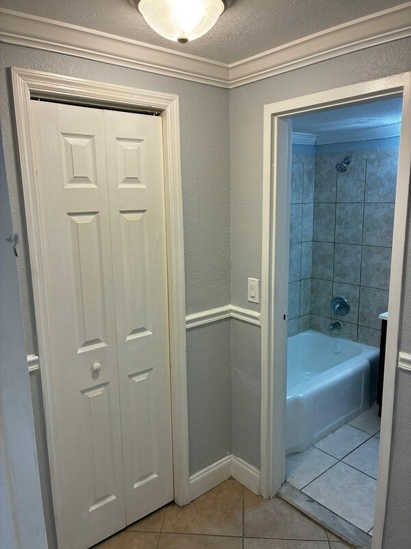 Building Photo - 311 W Ashley St