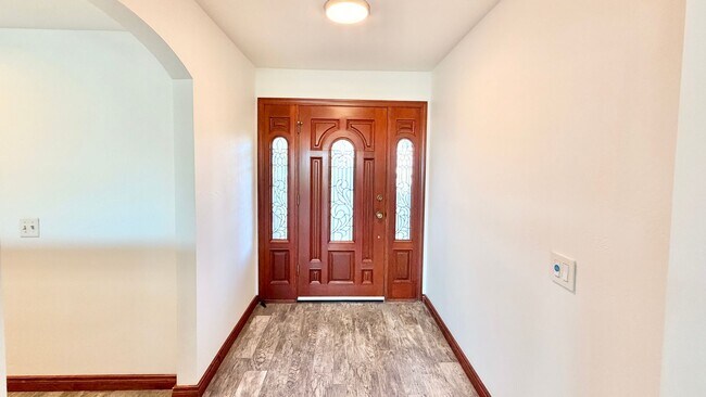 Building Photo - Beautiful Custom Single-Story Home on Gated Country Property with Spectacular Views & Pool!