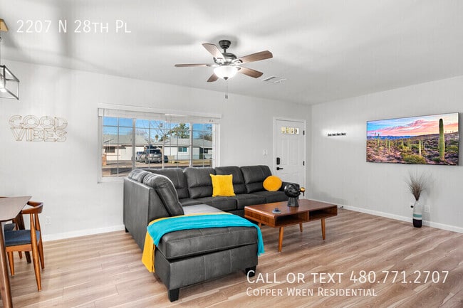 Building Photo - 2207 N 28th Pl