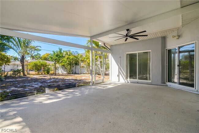 Building Photo - 174 2nd St