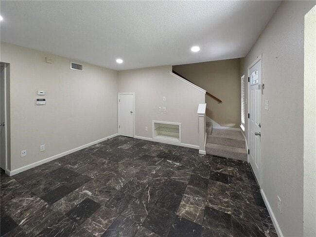 Building Photo - 6702 Everhart Rd