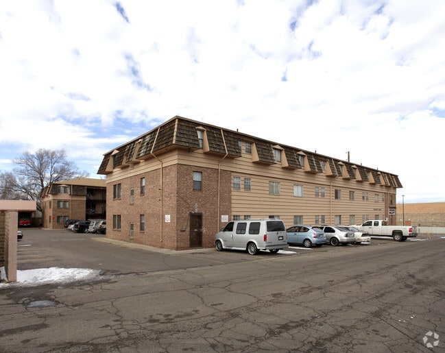 Williamsburg Community 3120 W Iliff Ave Denver CO 80219 Apartment