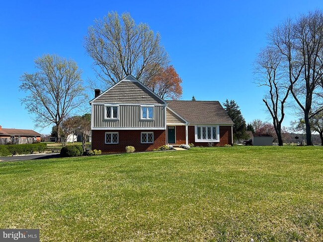 Building Photo - 17447 Pelham View Dr