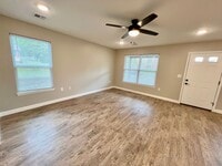Building Photo - Newly Built 4 Bed/4.5 Bath in Central MHK
