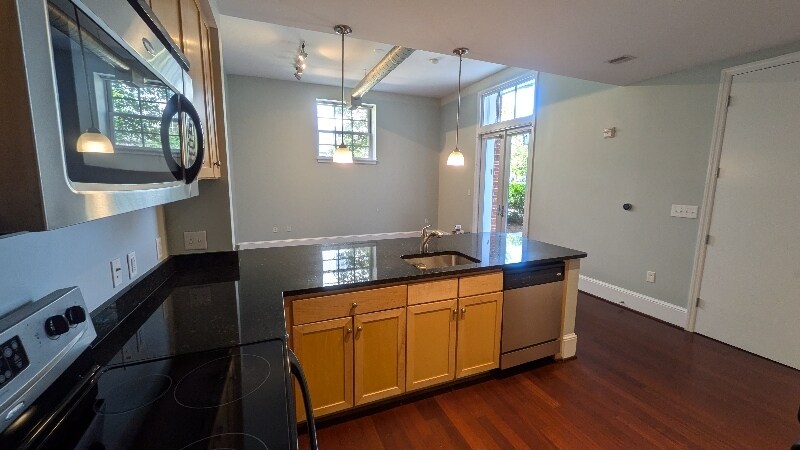 Building Photo - 2035 2nd St NW