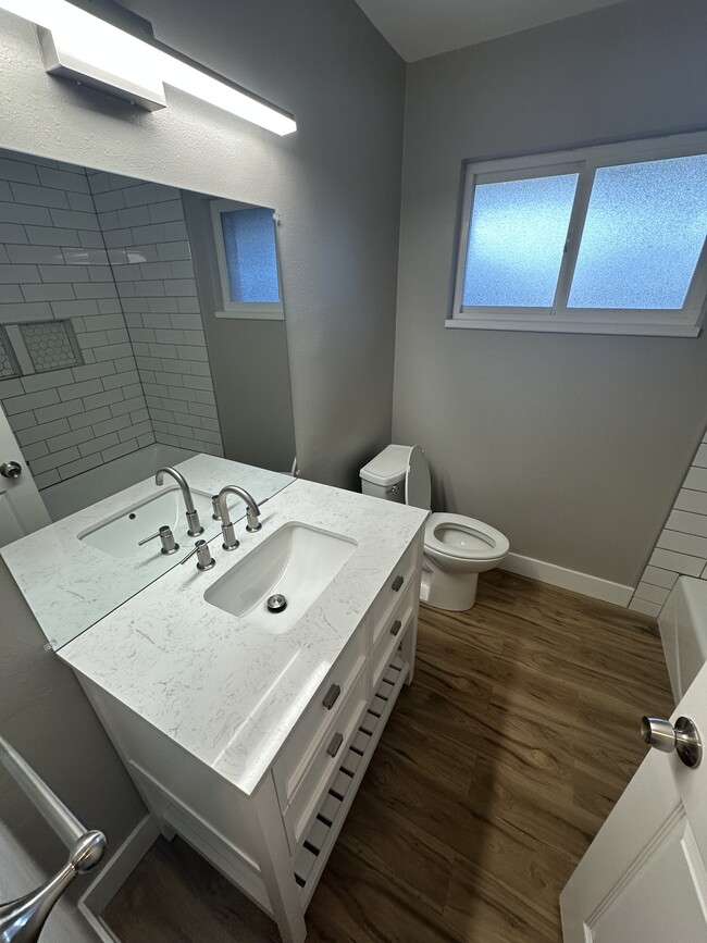 Building Photo - BEREA POPERTY ( PRIVATE)