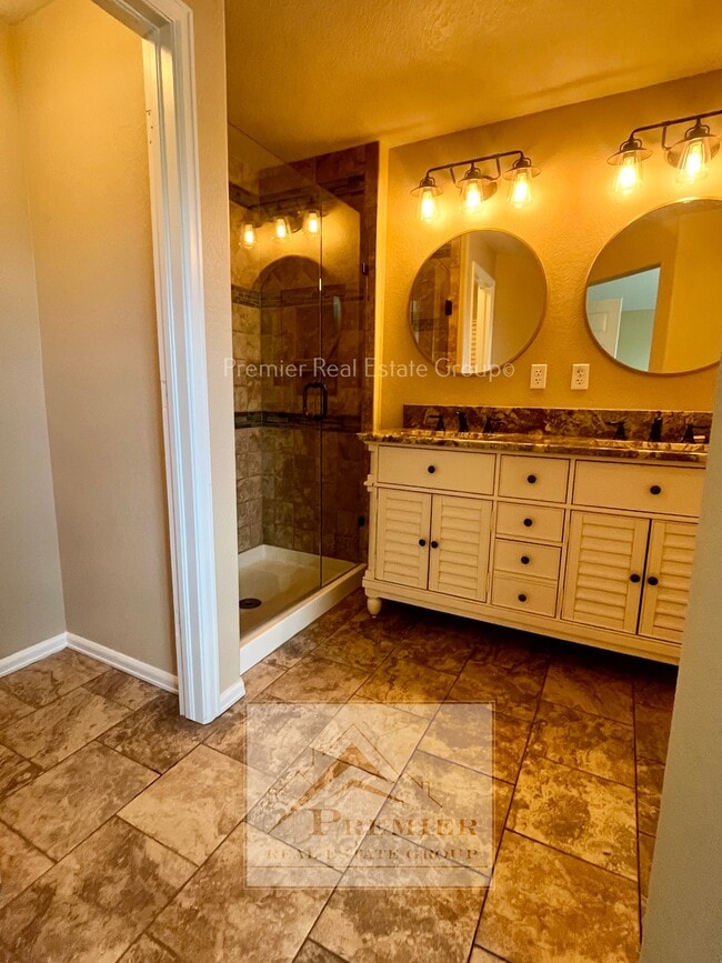 Building Photo - 6403 La Plata Peak Dr