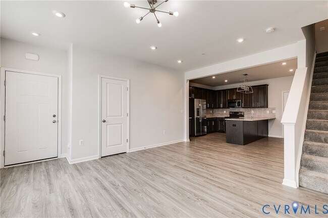 Building Photo - 713 McCormick Farm Dr