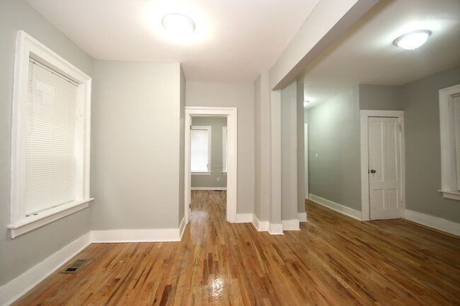 Building Photo - 42 Walnut St