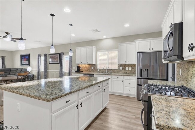 Building Photo - 1405 Fantastic Ct