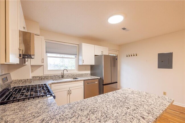 Building Photo - 897 Argonne Ave NE