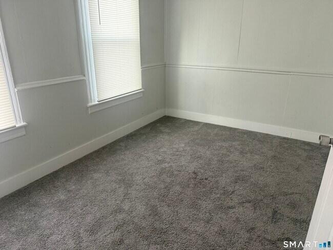 Building Photo - 57 New St