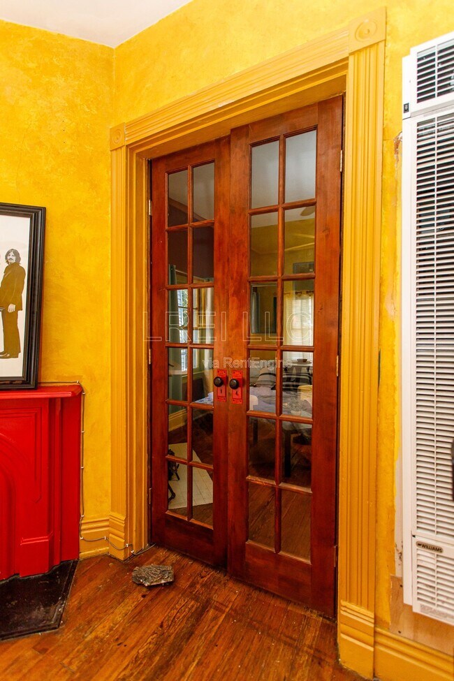 Building Photo - 710 Rubel Ave