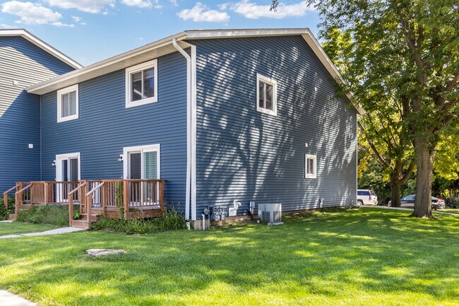 Building Photo - 533 Misty Meadow Blvd