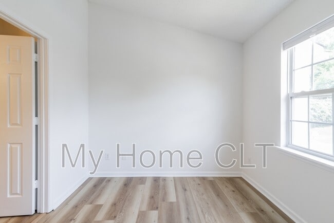 Building Photo - 1766 Forest Side Ln