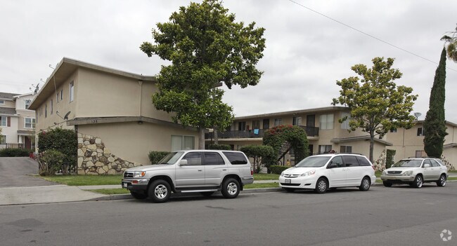 Building Photo - Courtyard Apartments