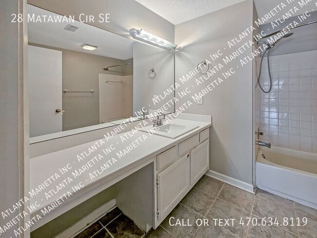 Building Photo - Stylish 2-Bedroom, 2-Bath End-Unit Condo i...