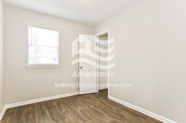 Building Photo - 3520 Pinewood Loop