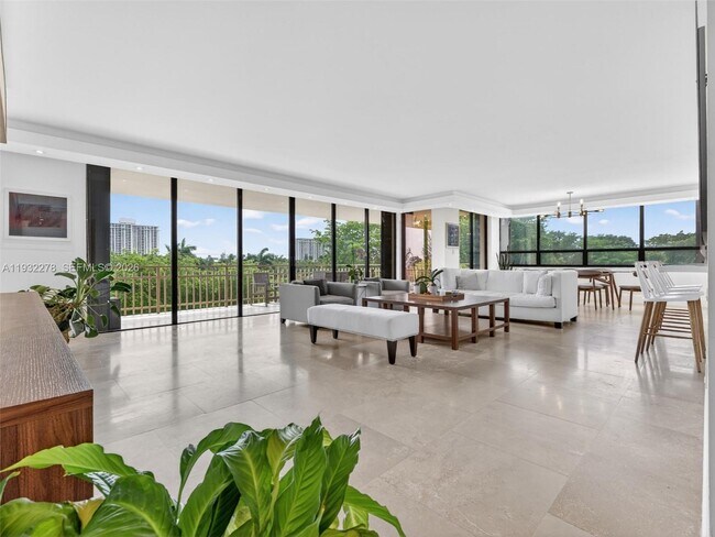Building Photo - 11113 Biscayne Blvd