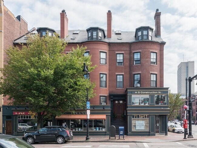 Building Photo - 1750 Washington St