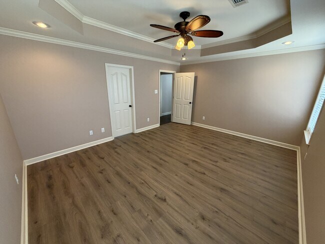 Building Photo - 1417 Puritan Dr