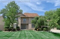 Building Photo - 7233 Oakwood Dr