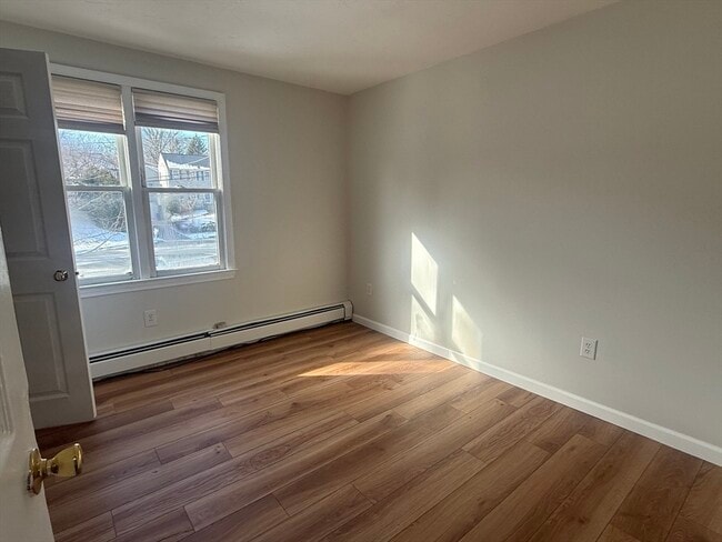 Building Photo - 17 Julian Ln