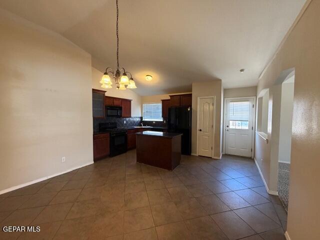 Building Photo - 4652 Lorenzo Ponce Dr