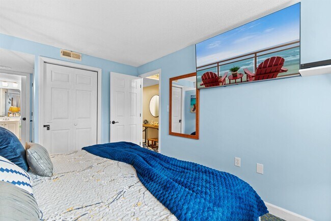 Building Photo - 5511 N Ocean Blvd