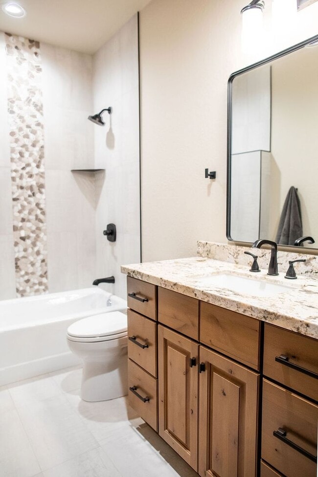 Building Photo - Beautiful 5 Bedroom Flagstaff Home