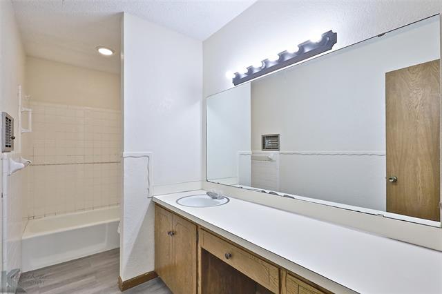 Building Photo - 3718 Brookhollow Dr